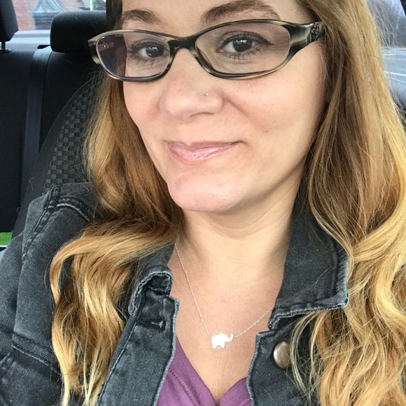 Meet your Posher, Kim - Picture 3 of 5